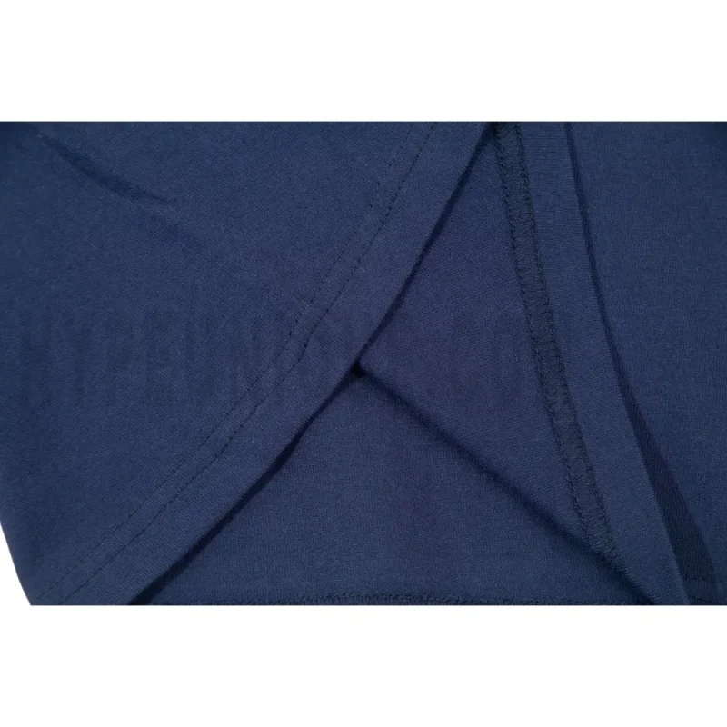 Sharp seams, stubbornly smooth