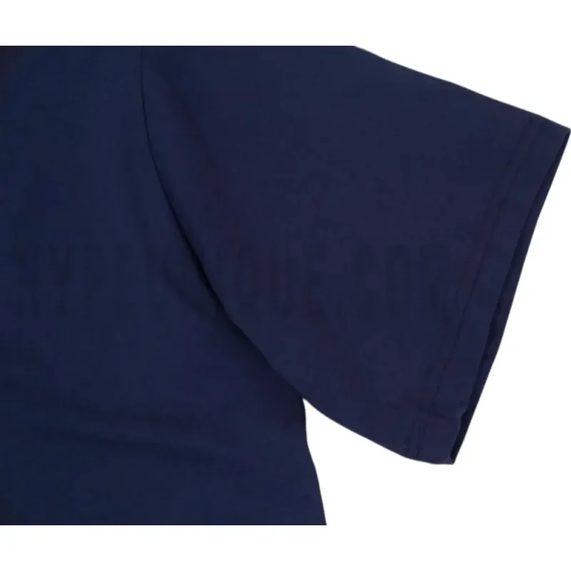 The sleeves of the blue clothes