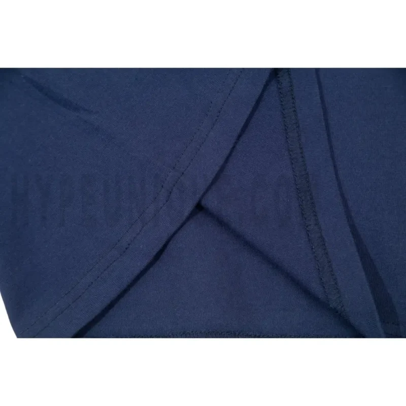 Sharp seams, stubbornly smooth