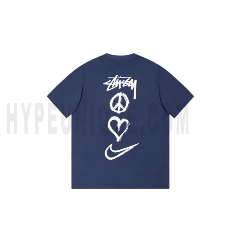 The back of the blue clothes