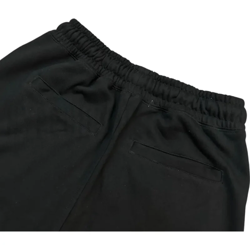 Elastic waistband detail image of the pants