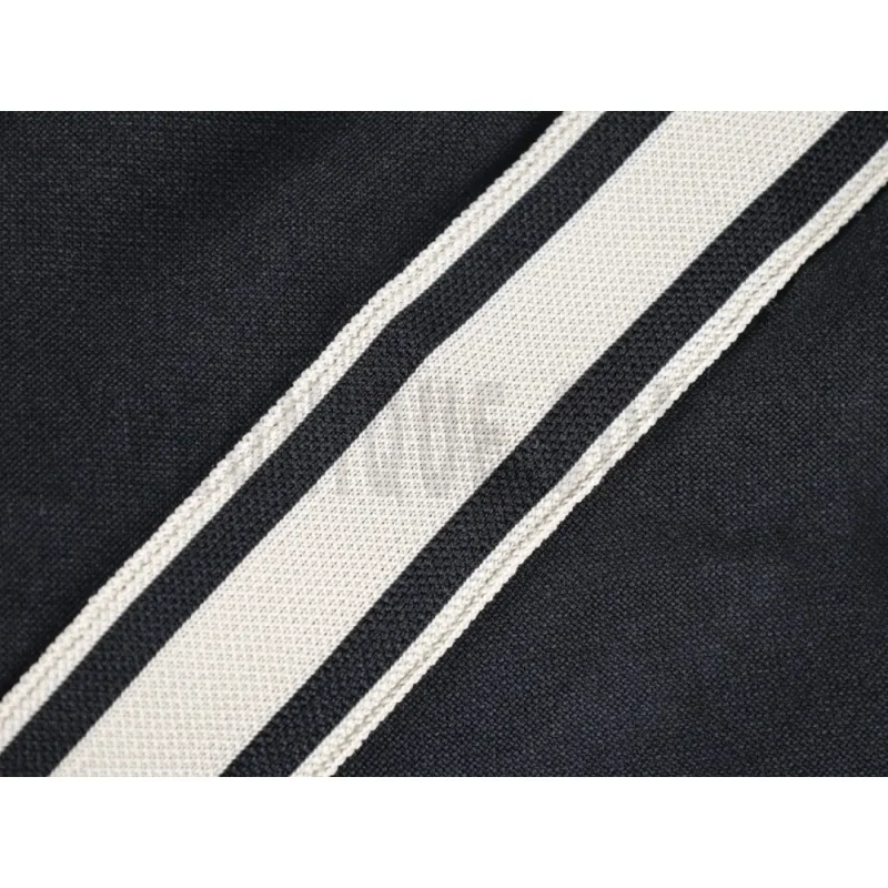 Precision-cut with wrinkle-resistant soft fabric.