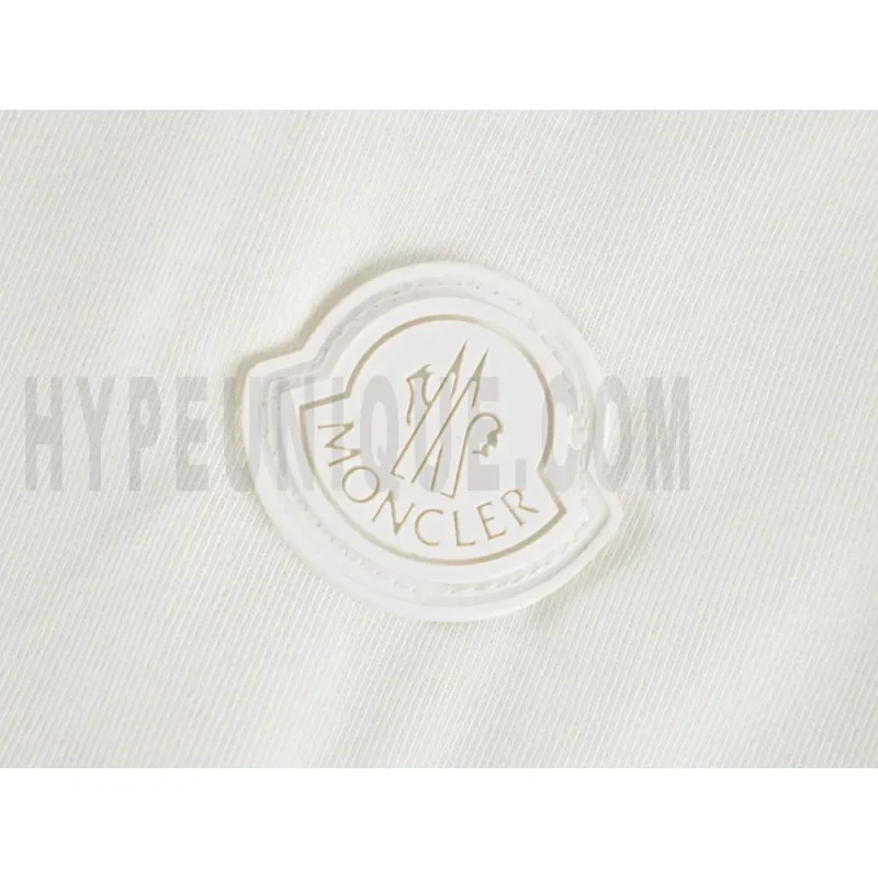 Embroidered graphic on the side of the T-shirt