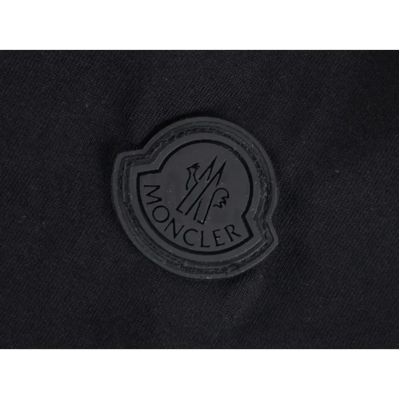 Embroidered graphic on the side of the T-shirt