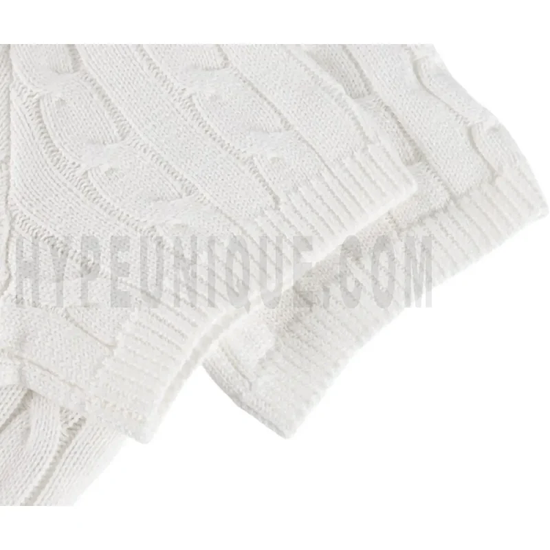 The sleeves of the white clothes