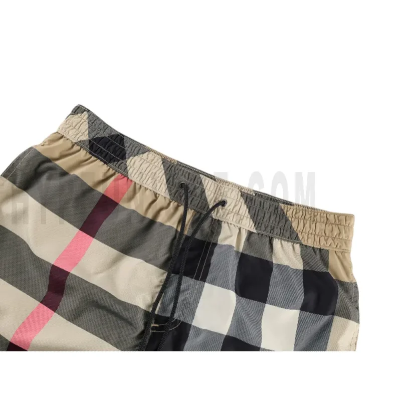 Elastic waistband detail image of the shorts