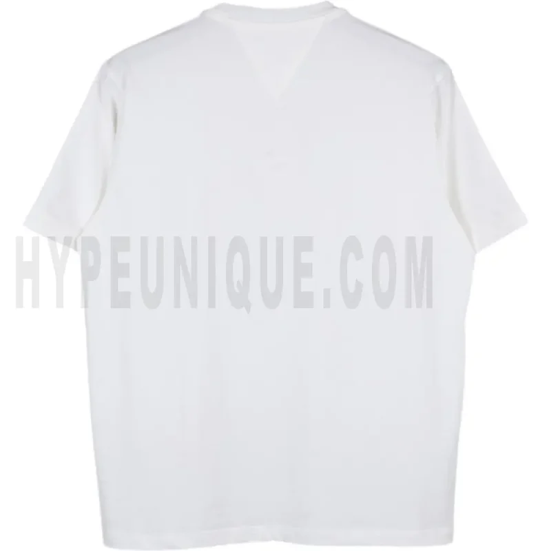 The back of the white clothes
