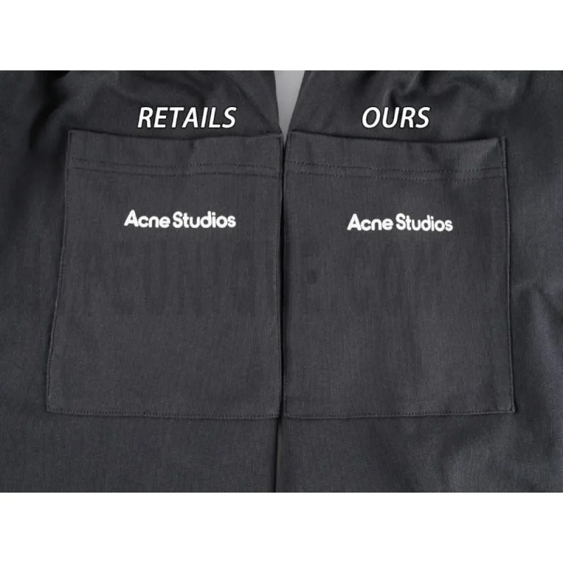 Comparison image of the pants’ pockets.