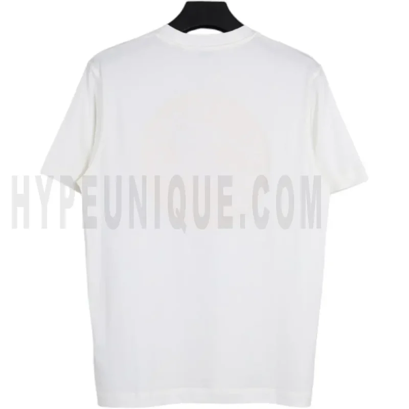 The back of the white clothes