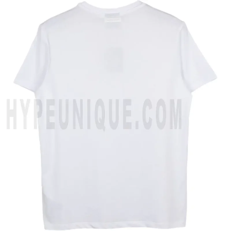 The back of the white clothes