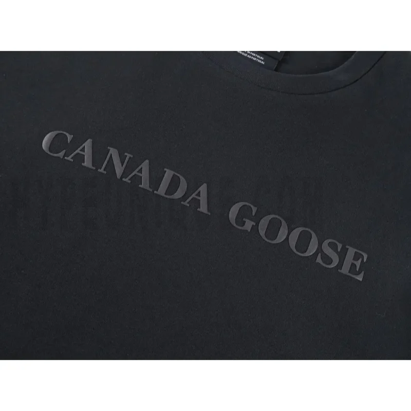 Front graphic print on the garment