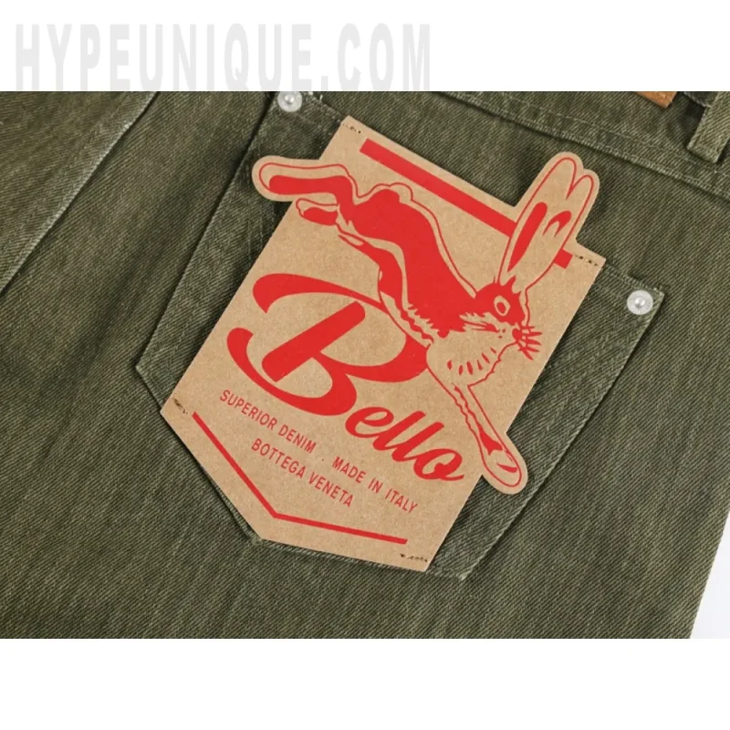 Green Shorts With Rolled-Up Legs - Image 7