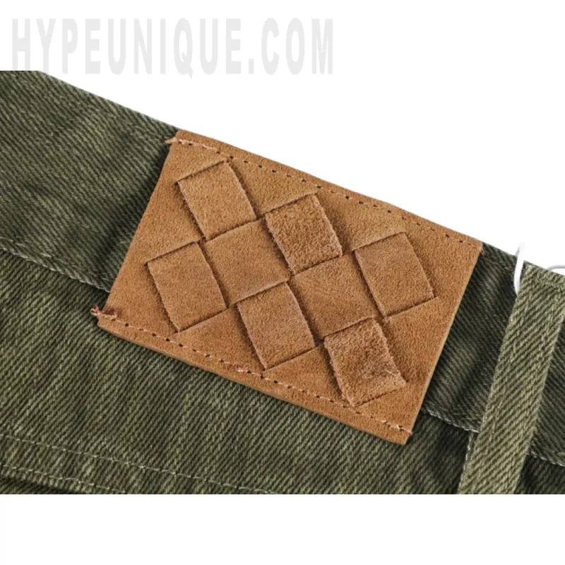 Green Shorts With Rolled-Up Legs - Image 8