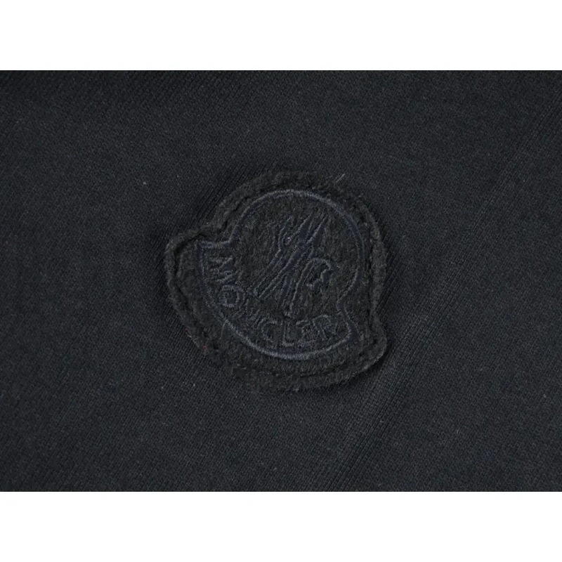 Embroidered graphic on the side of the T-shirt