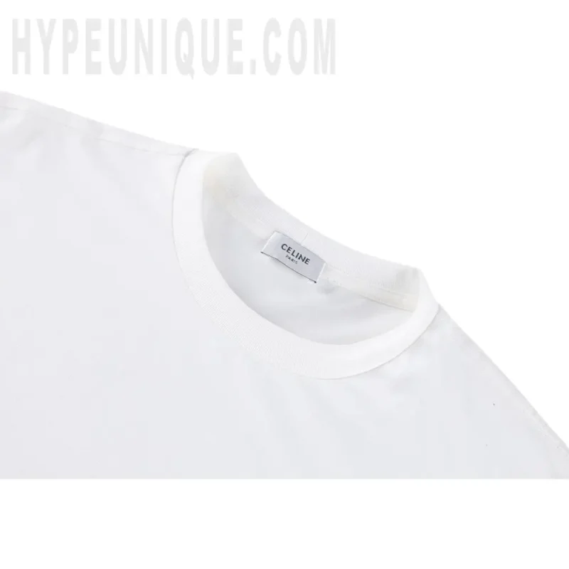 Close-up of the collar detail