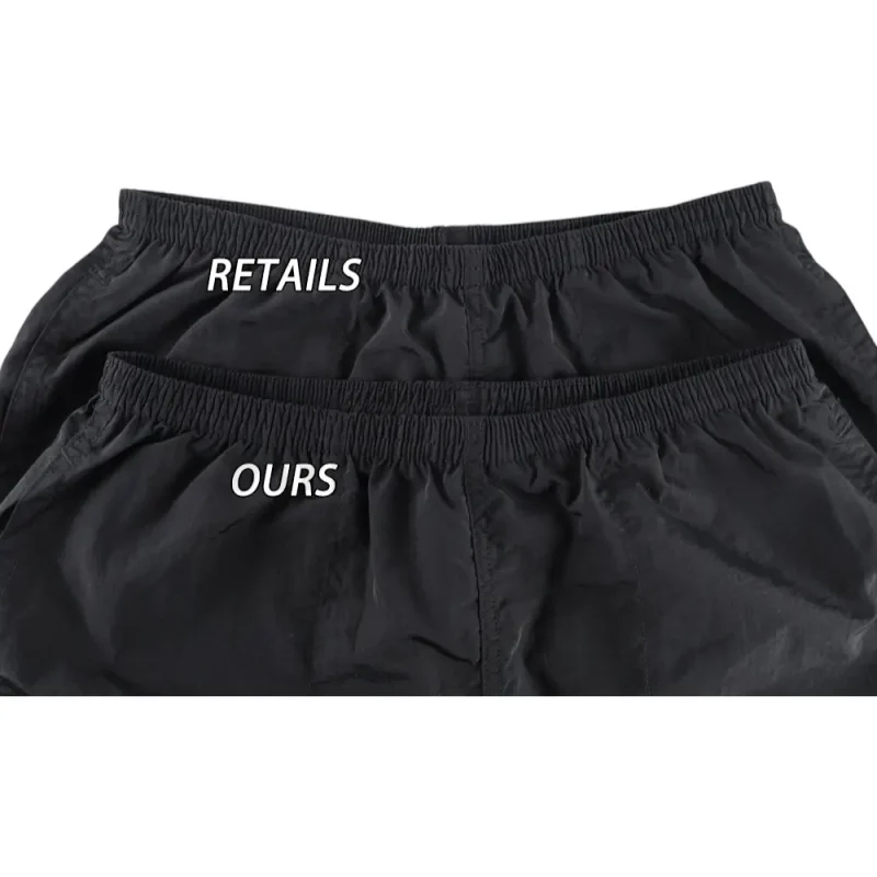 Elastic waistband detail image of the pants