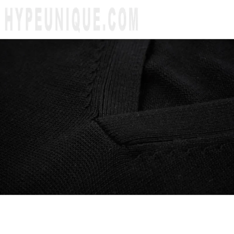 Precision-cut with wrinkle-resistant soft fabric.
