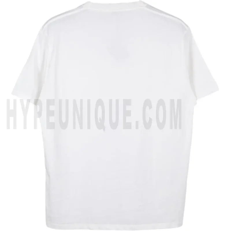 The back of the white clothes