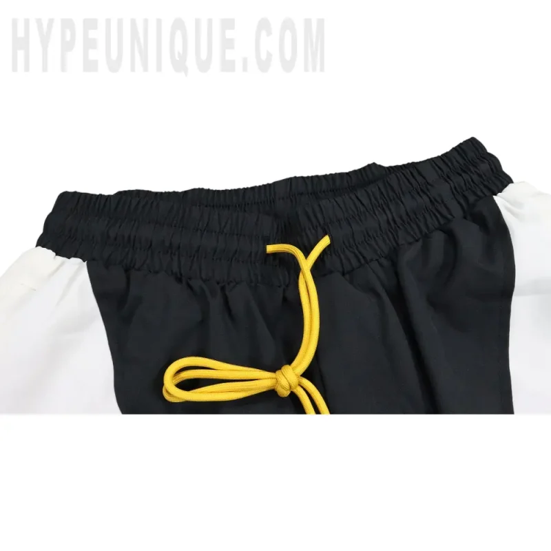 Elastic waistband detail image of the pants