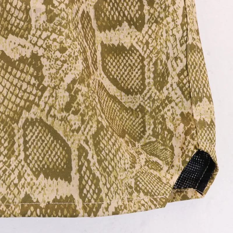 Leg opening detail image of the pants