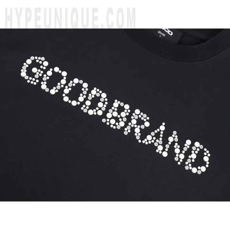 Embroidered graphic on the front of the clothes