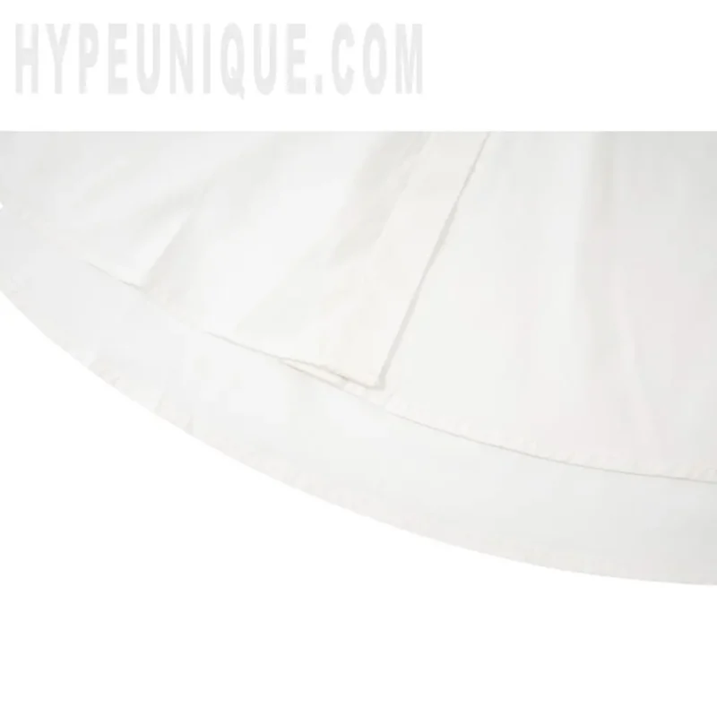Precision-cut with wrinkle-resistant soft fabric.