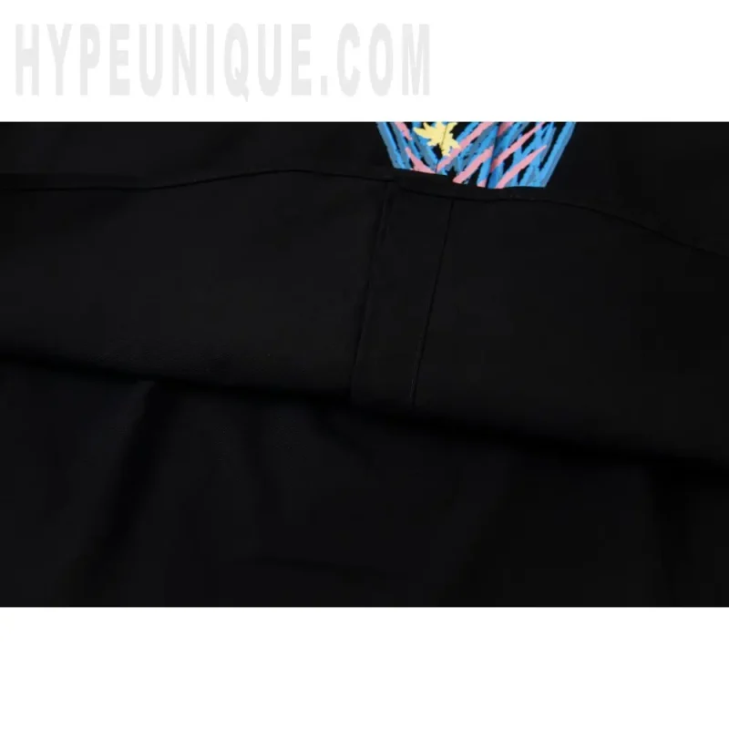 Precision-cut with wrinkle-resistant soft fabric.