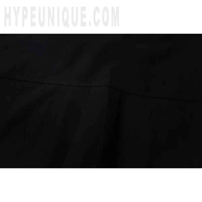 Precision-cut with wrinkle-resistant soft fabric.