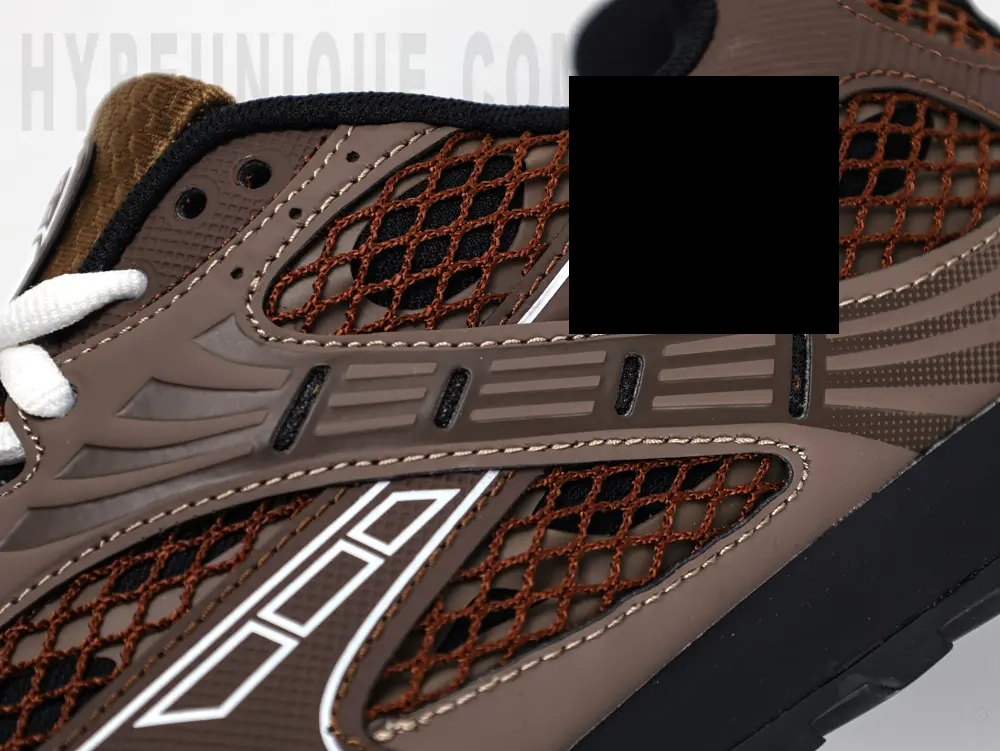 TbKicks ₿ ν Classic Sneaker