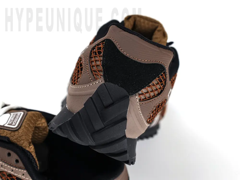 TbKicks ₿ ν Classic Sneaker