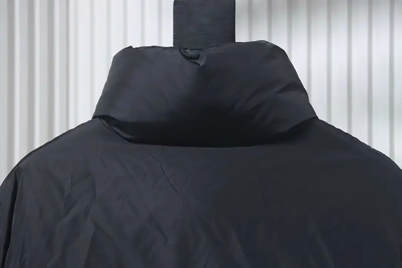 AMI Embossed Heart Down