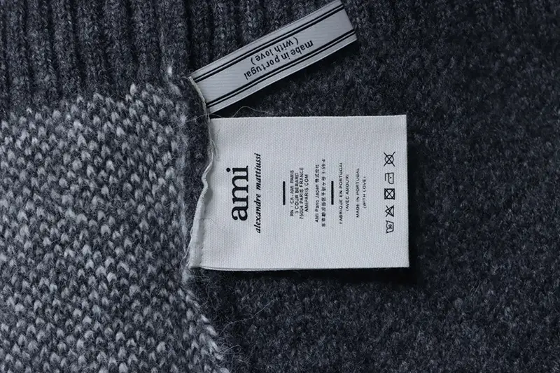 TbKicks AMI Heart Logo Turn-down Collar Polo Sweater