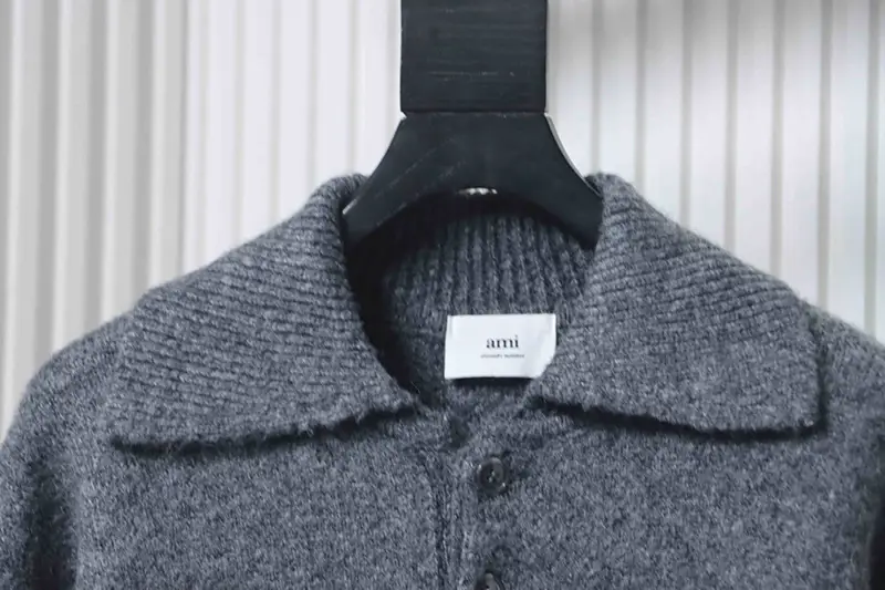 TbKicks AMI Heart Logo Turn-down Collar Polo Sweater