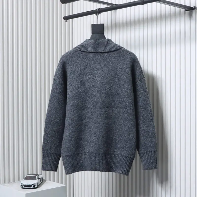 TbKicks AMI Heart Logo Turn-down Collar Polo Sweater