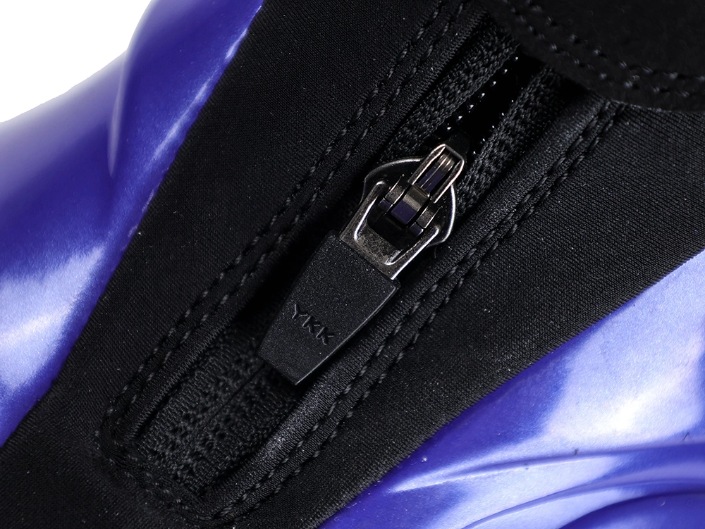 TbKicks B Basketball Sneaker Metallic Blue