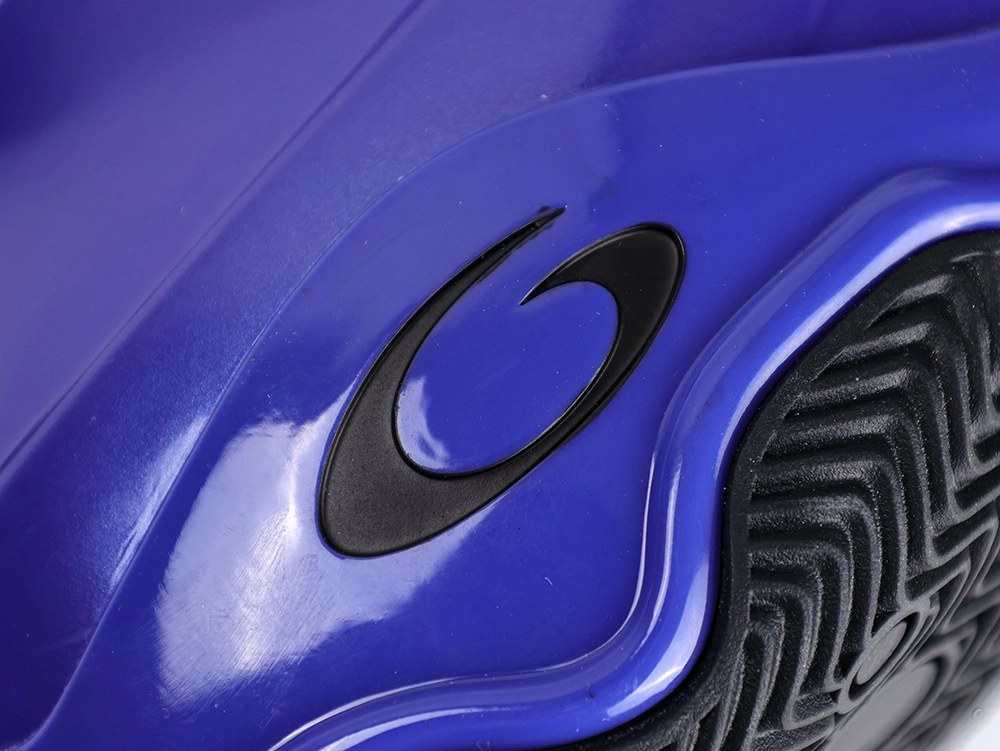 TbKicks B Basketball Sneaker Metallic Blue