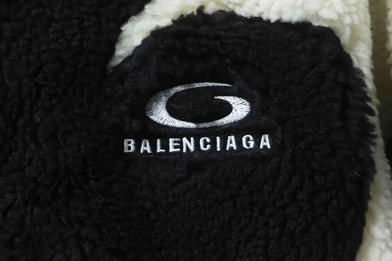 TbKicks BLCG 25FW Logo Large Ring Lambswool Jacket