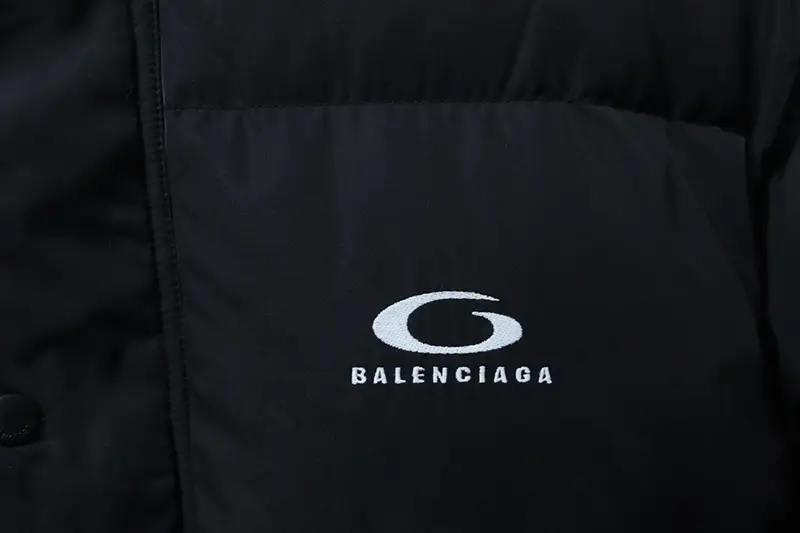 TbKicks Blcg Pin Logo Reversible Down Jacket