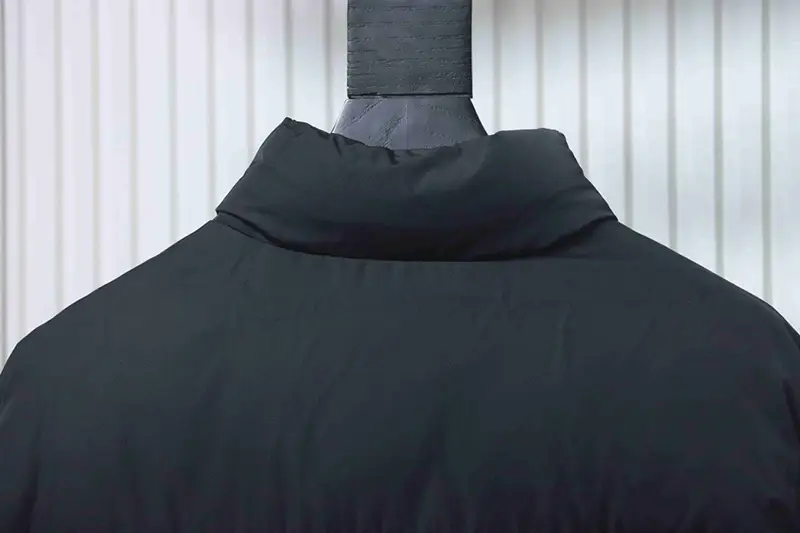 TbKicks Blcg Pin Logo Reversible Down Jacket