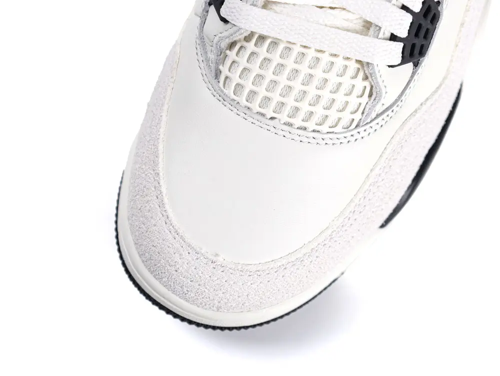 Jordan 4 “Flight Club”